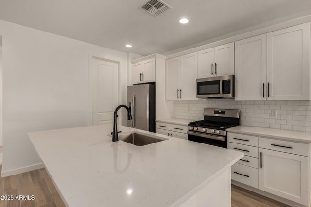 18194 W ELIZABETH Avenue, Goodyear, AZ 85338
