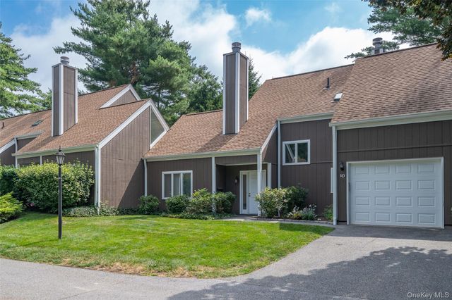 10 Grove Mews, Chappaqua, NY 10514