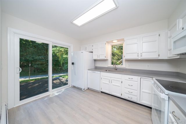 10 Grove Mews, Chappaqua, NY 10514