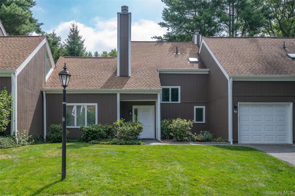 10 Grove Mews, Chappaqua, NY 10514