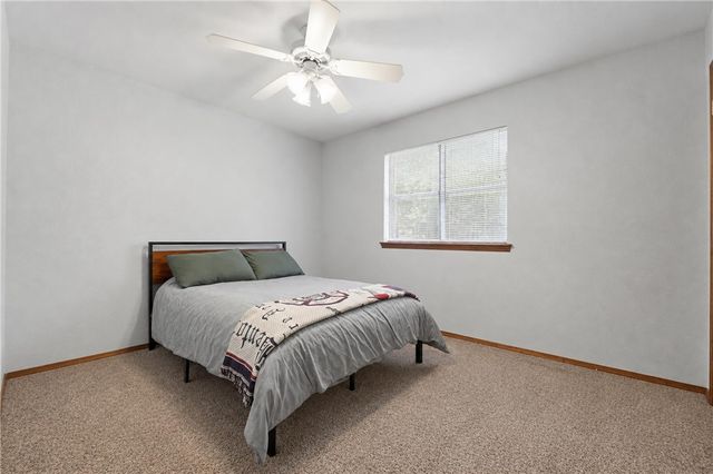 1105 Royal Drive, Bentonville, AR 72712