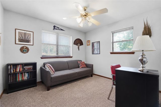 1105 Royal Drive, Bentonville, AR 72712