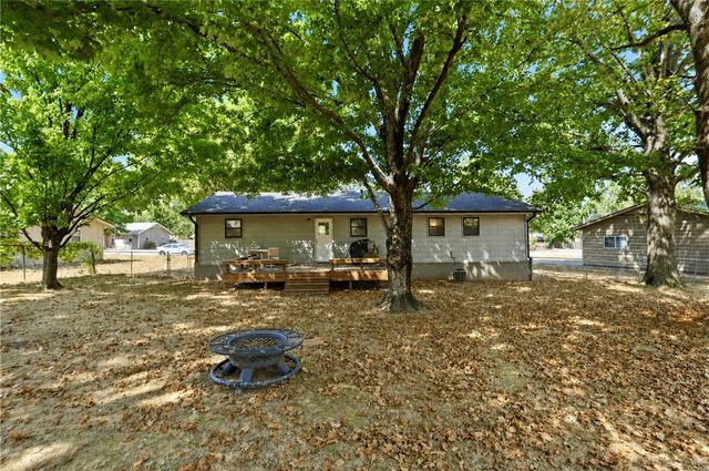 1105 Royal Drive, Bentonville, AR 72712