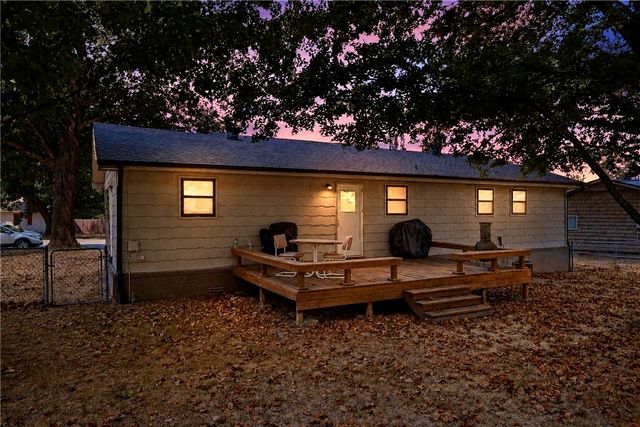 1105 Royal Drive, Bentonville, AR 72712