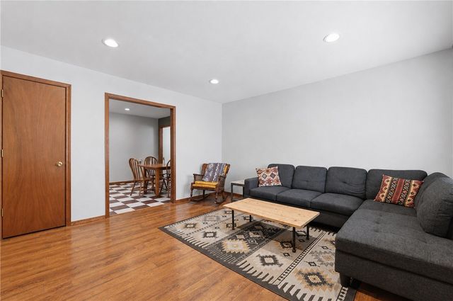 1105 Royal Drive, Bentonville, AR 72712