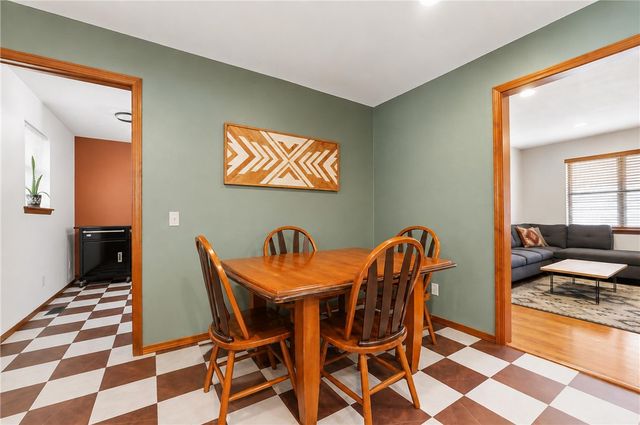 1105 Royal Drive, Bentonville, AR 72712