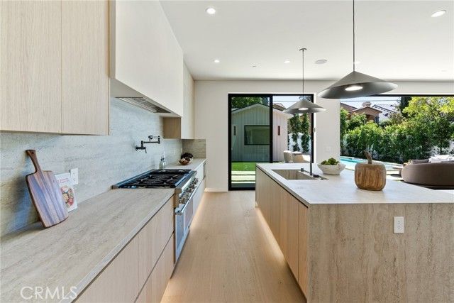 14738 Otsego Street, Sherman Oaks, CA 91403