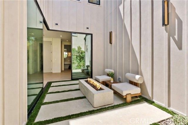 14738 Otsego Street, Sherman Oaks, CA 91403