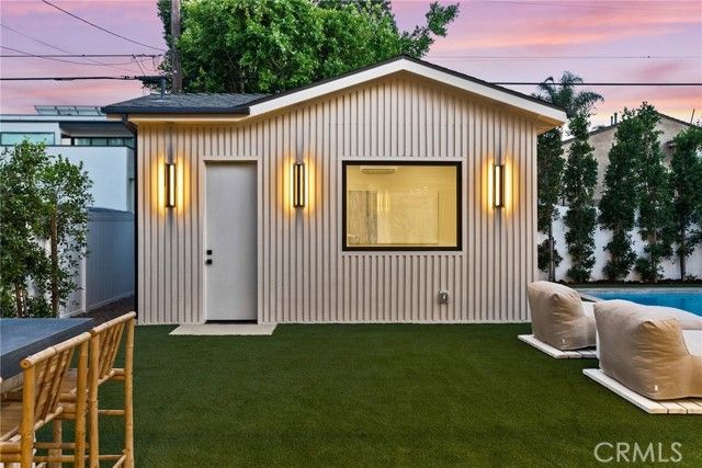 14738 Otsego Street, Sherman Oaks, CA 91403