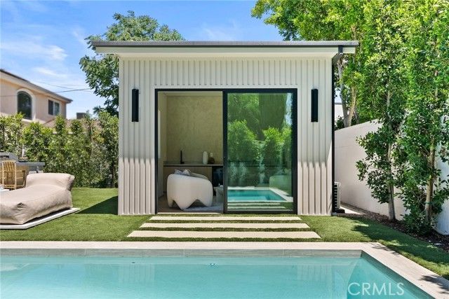 14738 Otsego Street, Sherman Oaks, CA 91403