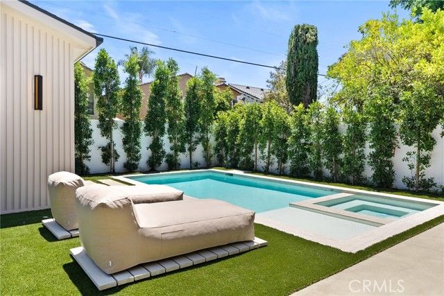 14738 Otsego Street, Sherman Oaks, CA 91403