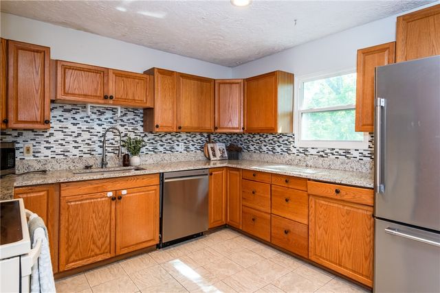 1976 Redstone Drive, Fairborn, OH 45324