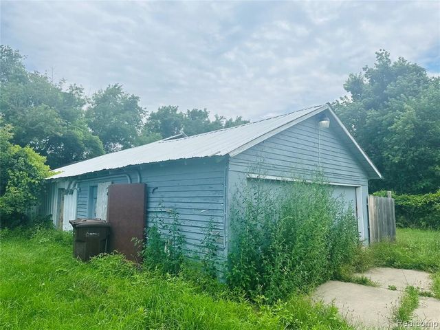 2021 E Bombay Road, Midland, MI 48642