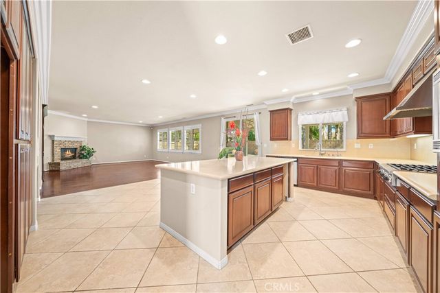 14075 Silent Stream Ct, Eastvale, CA 92880