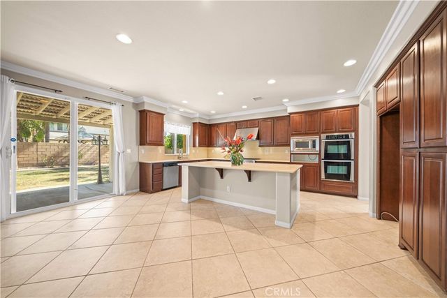 14075 Silent Stream Ct, Eastvale, CA 92880