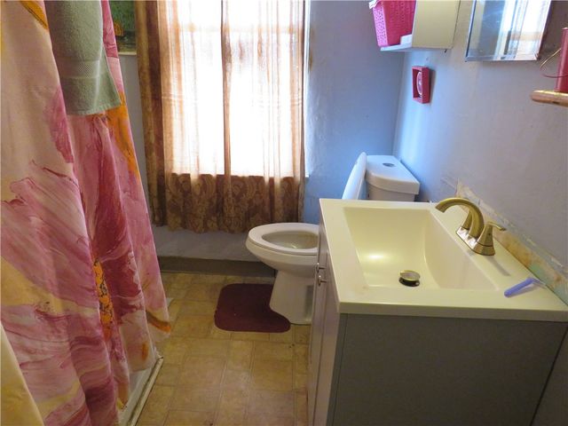 1214 Amanda St, Carrick, PA 15210