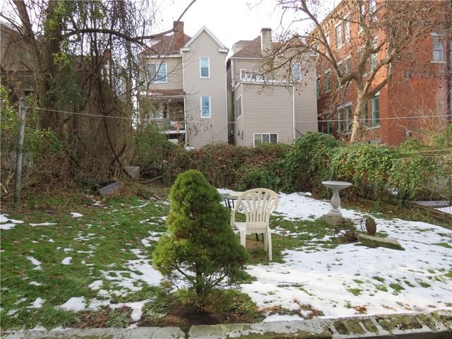 1214 Amanda St, Carrick, PA 15210