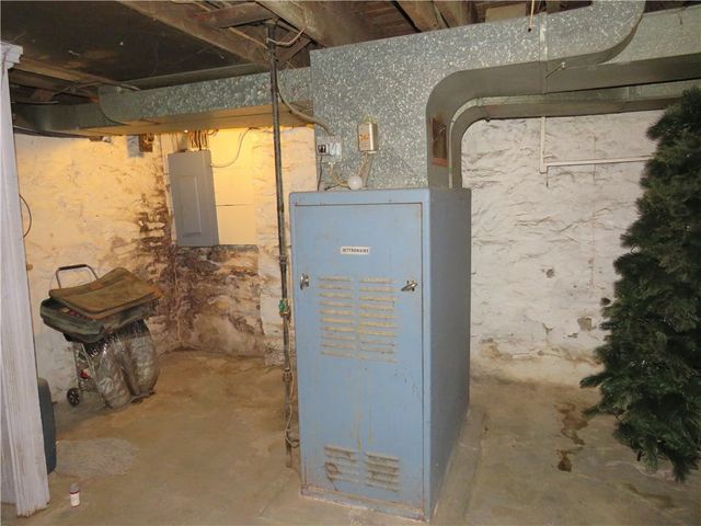 1214 Amanda St, Carrick, PA 15210