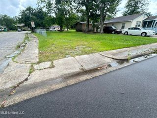 1306 Dupont Avenue, Pascagoula, MS 39567