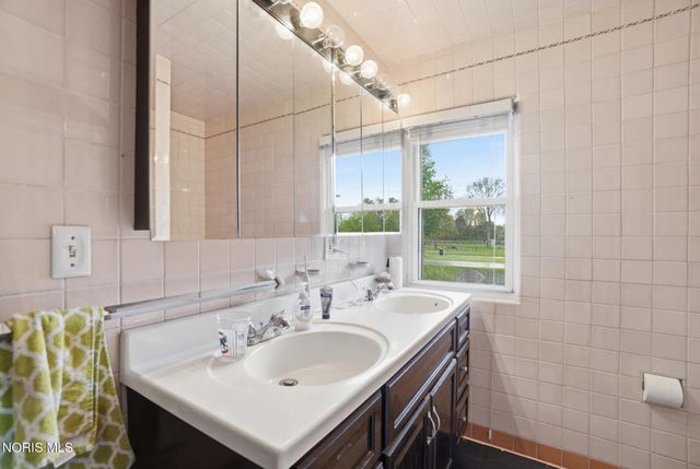 1862 Princeton Drive, Toledo, OH 43614