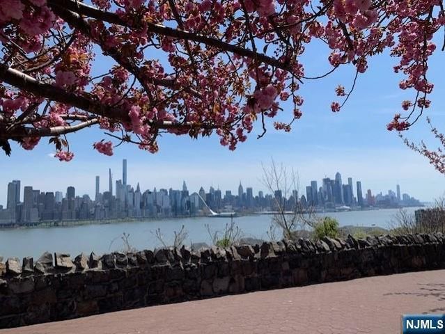 6515 Boulevard E 2 J, West New York, NJ 07093