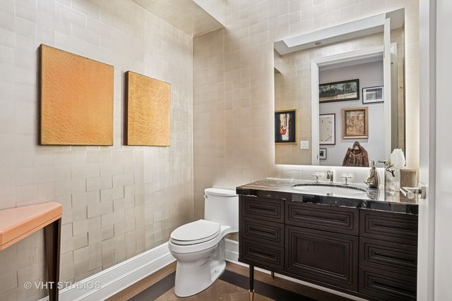 435 N Michigan Avenue 1203, Chicago, IL 60611