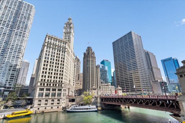 435 N Michigan Avenue 1203, Chicago, IL 60611