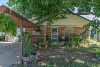 957 N Windermere Drive, Moore, OK 73160
