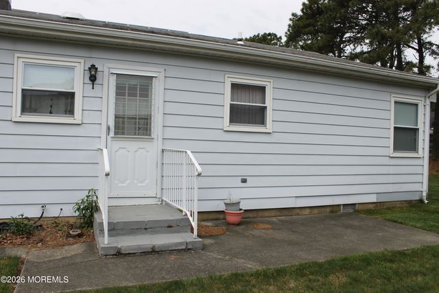 221 Orlando Boulevard, Toms River, NJ 08757