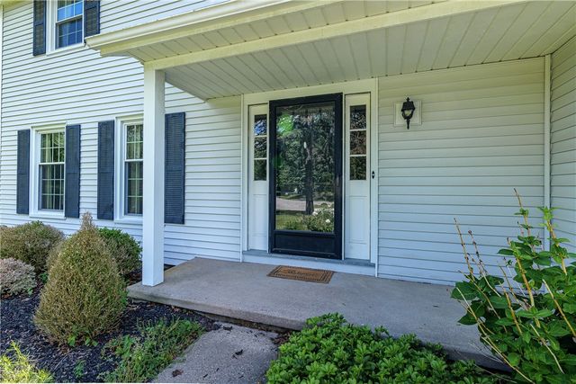 22 Snowberry Circle, Penfield, NY 14526
