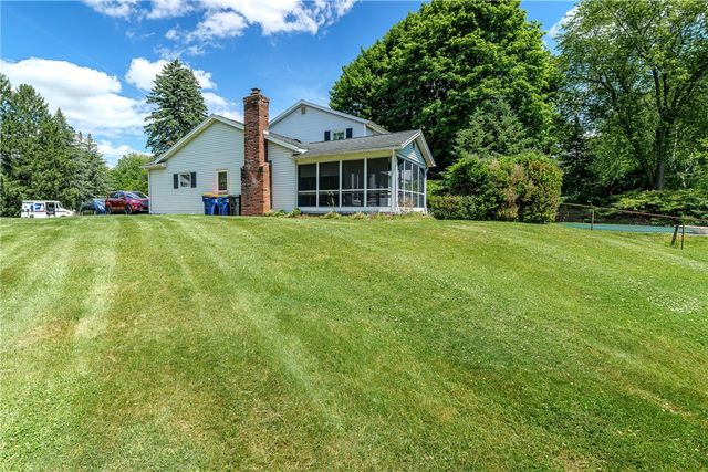 22 Snowberry Circle, Penfield, NY 14526