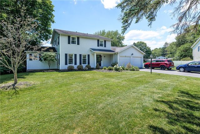 22 Snowberry Circle, Penfield, NY 14526