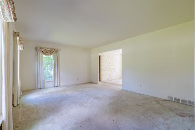 22 Snowberry Circle, Penfield, NY 14526