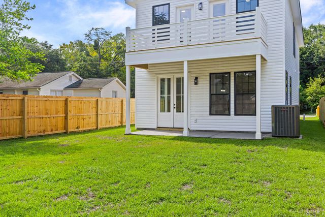 1918 Emden Street, North Charleston, SC 29406