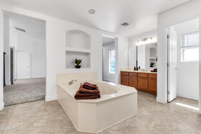 3955 E INDIGO BAY Court, Gilbert, AZ 85234