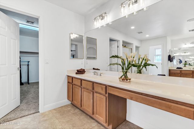 3955 E INDIGO BAY Court, Gilbert, AZ 85234