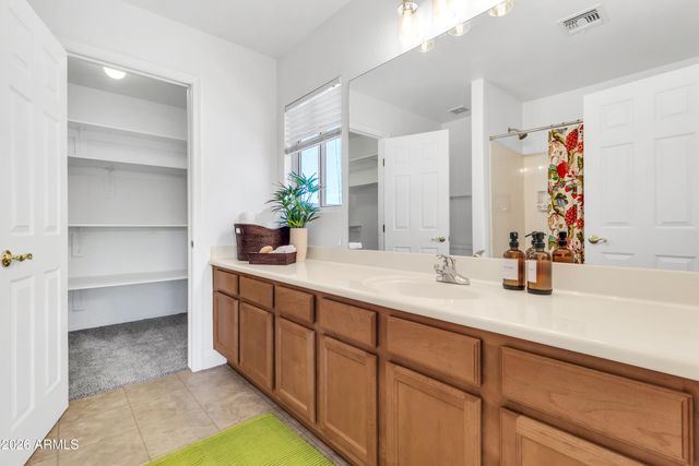 3955 E INDIGO BAY Court, Gilbert, AZ 85234