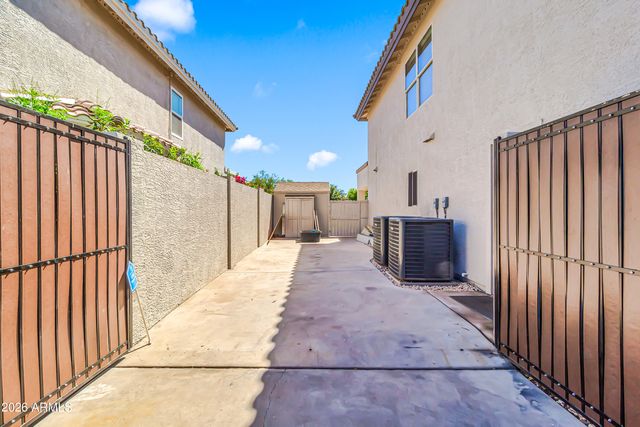 3955 E INDIGO BAY Court, Gilbert, AZ 85234