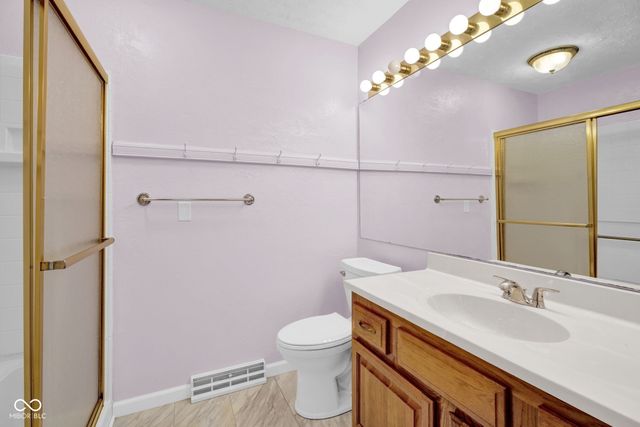 4540 Woodcrest Drive, Columbus, IN 47203