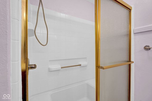 4540 Woodcrest Drive, Columbus, IN 47203