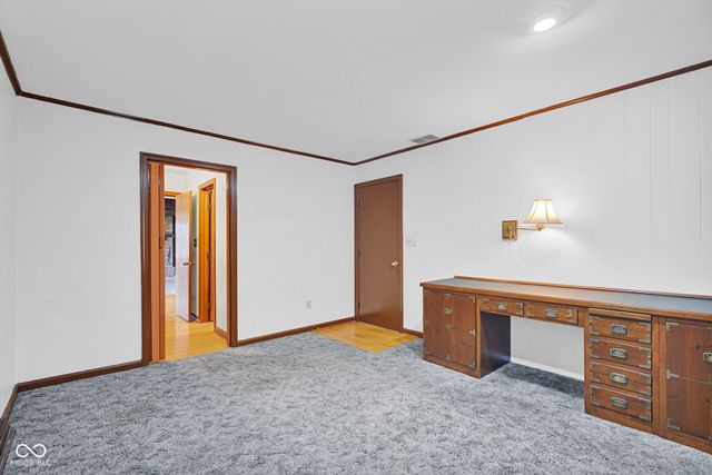 4540 Woodcrest Drive, Columbus, IN 47203