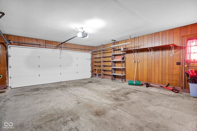 4540 Woodcrest Drive, Columbus, IN 47203