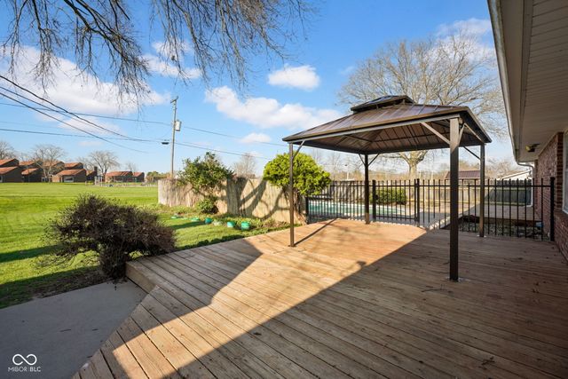 4540 Woodcrest Drive, Columbus, IN 47203