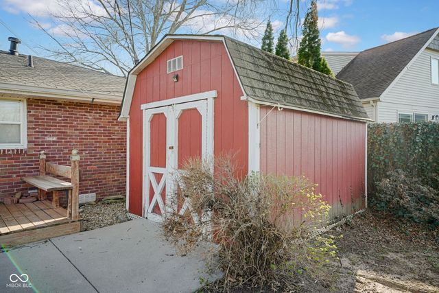 4540 Woodcrest Drive, Columbus, IN 47203