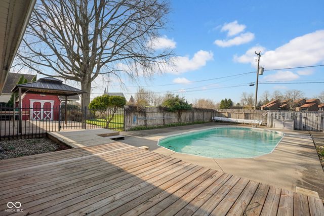 4540 Woodcrest Drive, Columbus, IN 47203