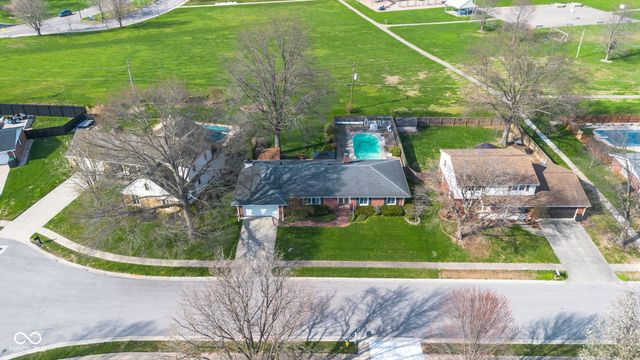 4540 Woodcrest Drive, Columbus, IN 47203
