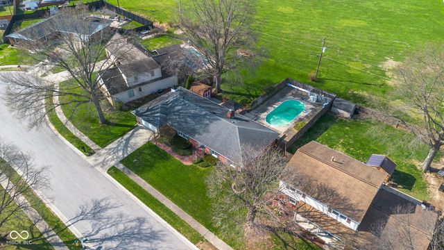 4540 Woodcrest Drive, Columbus, IN 47203