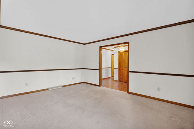 4540 Woodcrest Drive, Columbus, IN 47203