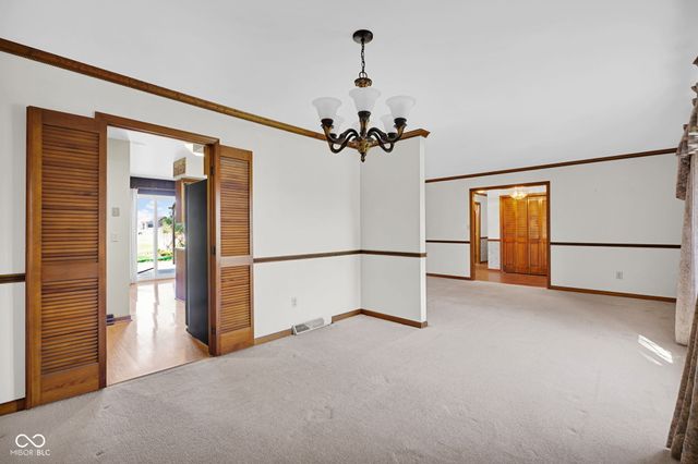 4540 Woodcrest Drive, Columbus, IN 47203