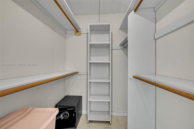 980 Renmar Dr, Plantation, FL 33317